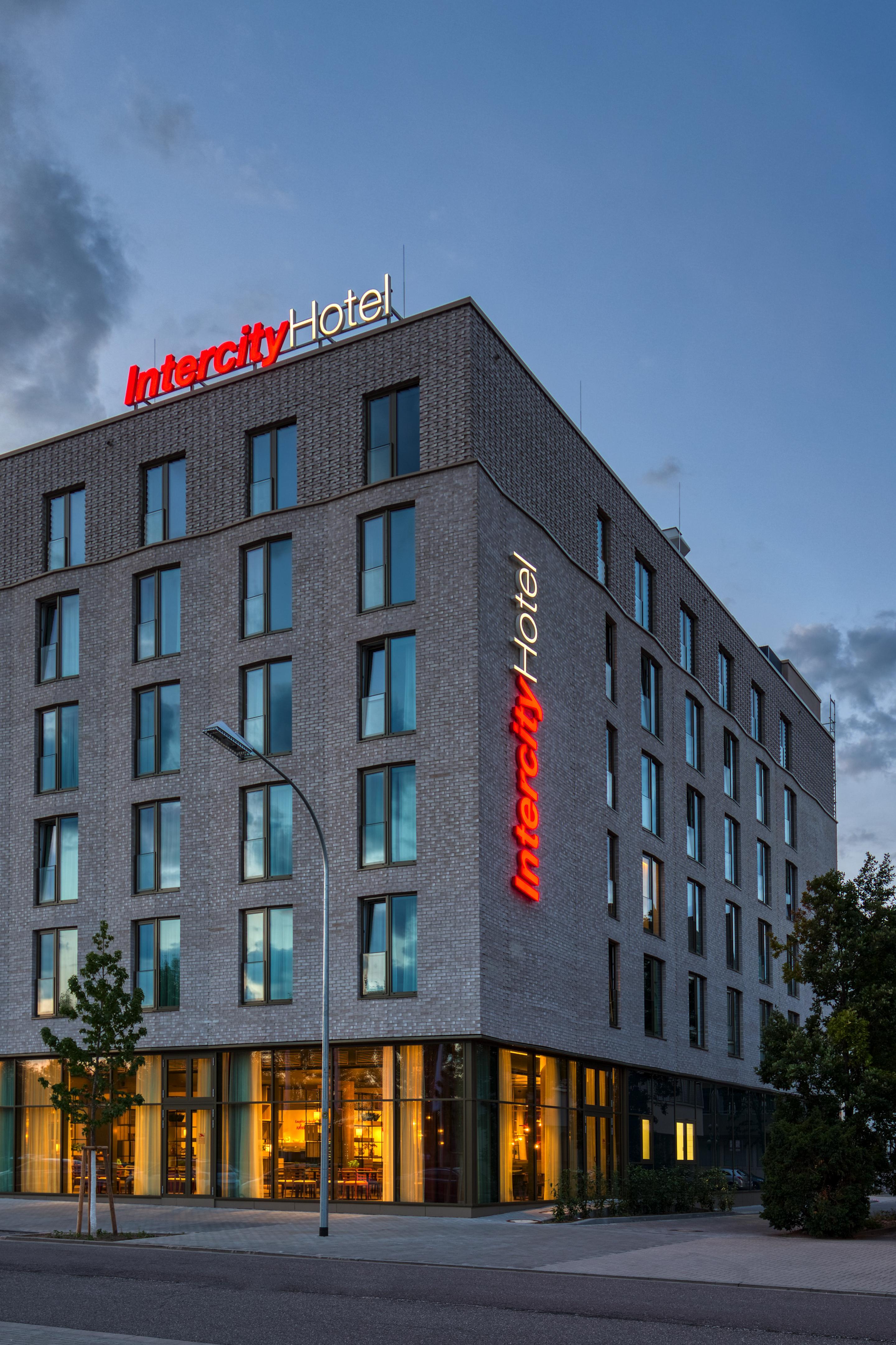 Intercityhotel Саарбрюкен Екстер'єр фото