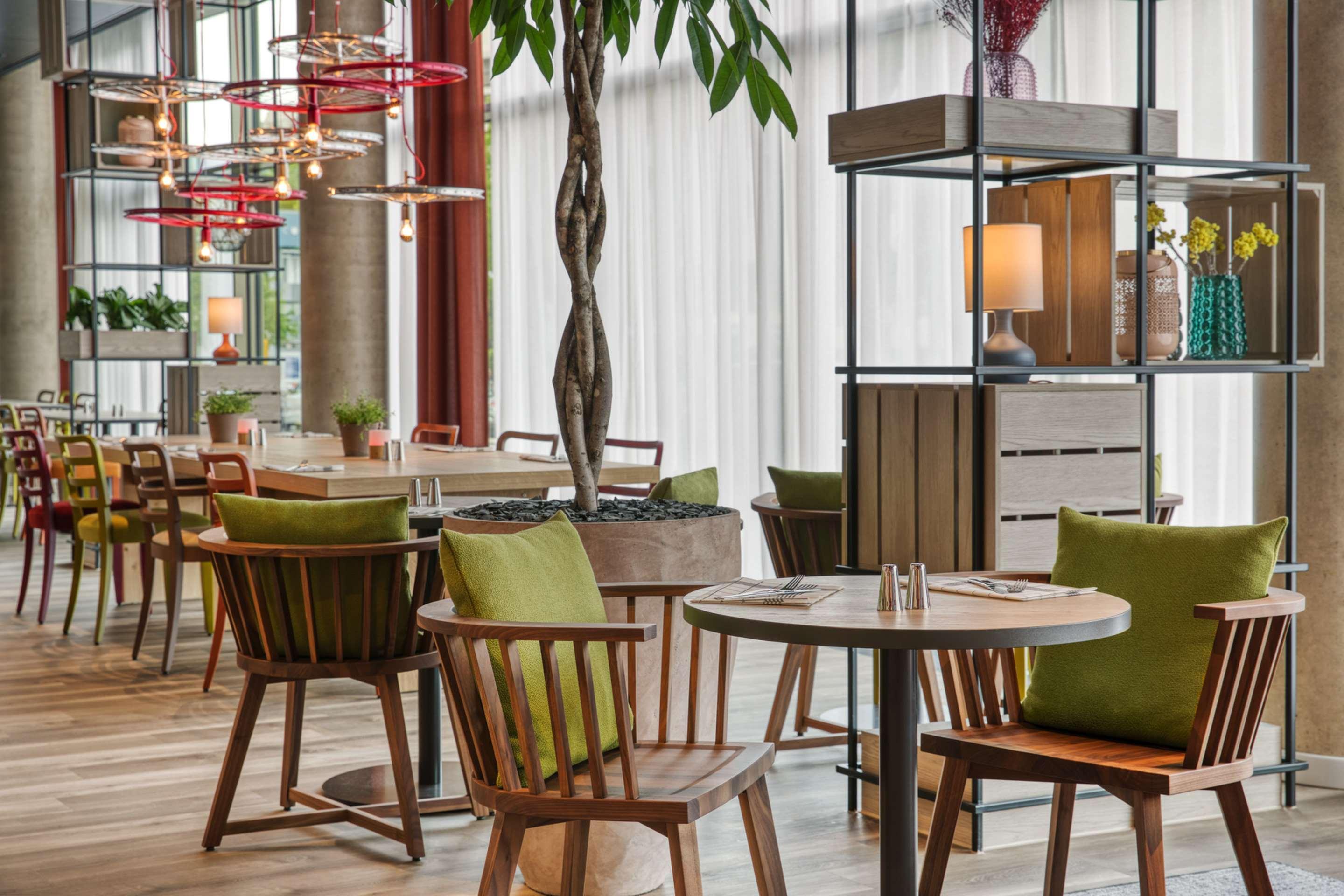 Intercityhotel Саарбрюкен Екстер'єр фото